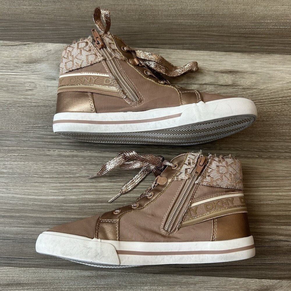 DKNY Girls Fashion Shoes Size 3.5 Gold Lace Up Side Zipper Mid Top Sneakers GUC - Picture 3 of 9